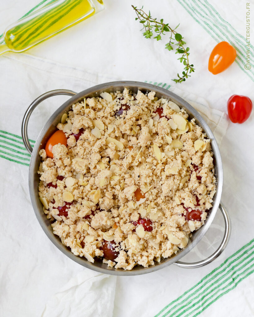 Préparation du Crumble de tomates cerises au parmesan - Avant cuisson